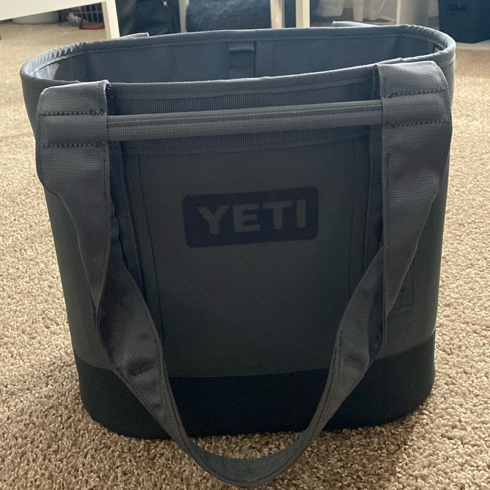 Yeti Carryall Tote Camino 20